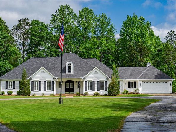 757 Lee Road 315, Smiths Station, AL 36877