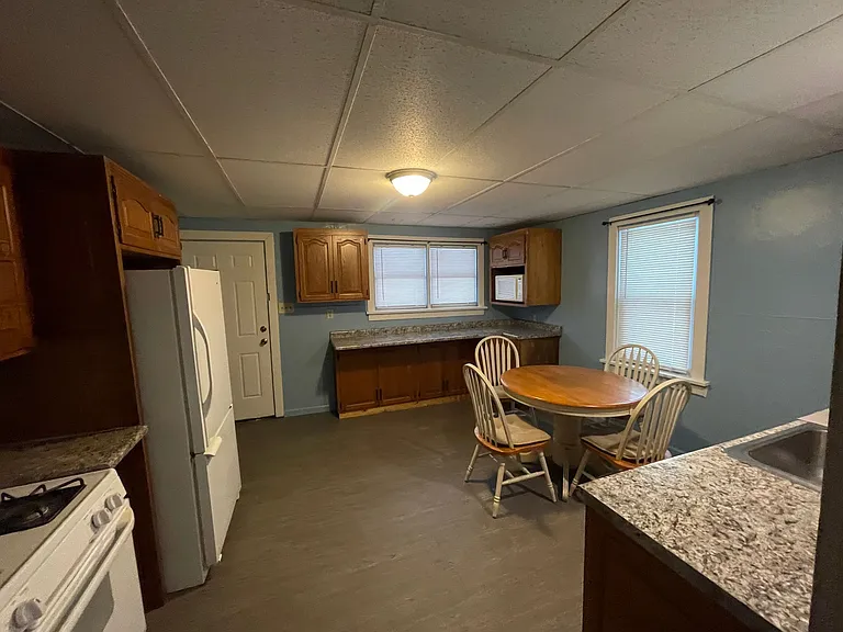126 Railroad St #128 — Photo 10
