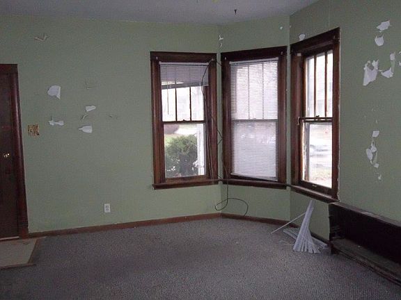 Additional Living Room