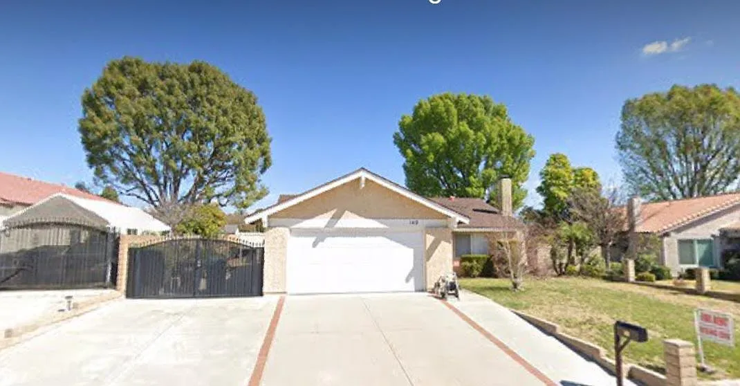 3 bed, 1297 sqft, $3,750 — Photo 1