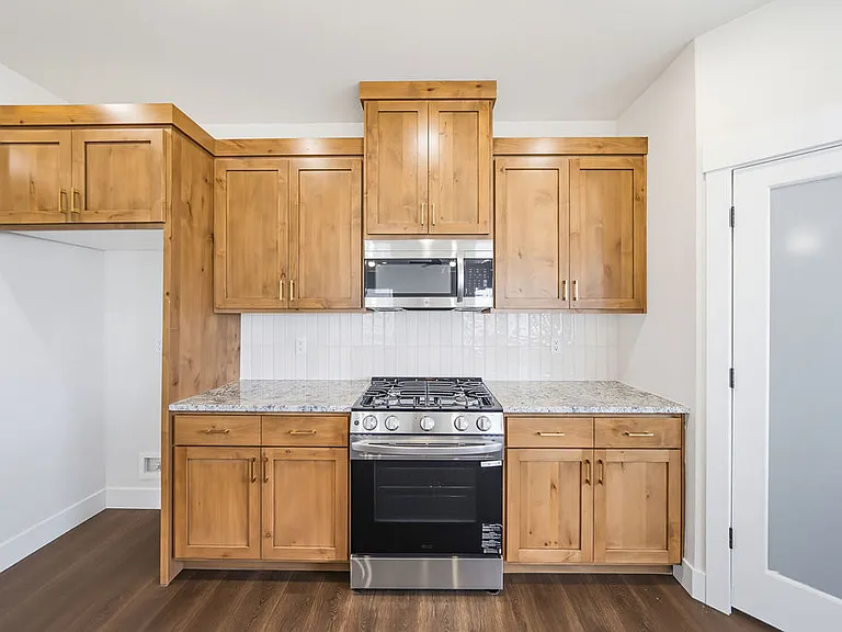 445 E River Ln — Photo 14