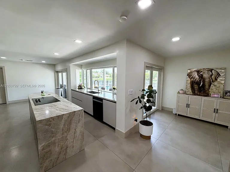 10950 SW 40th Ct — Photo 20