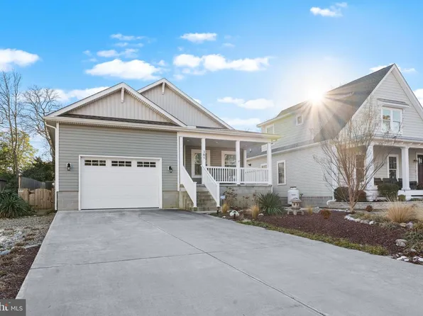 305 142nd St, Ocean City, MD 21842