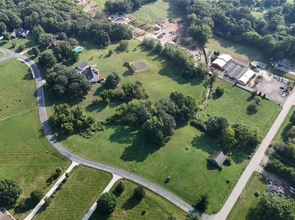 16 & 17 Wyndbrook Ln, O'Fallon, MO 63366