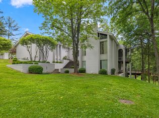 1715 Stonehaven Dr, Frankfort, KY 40601