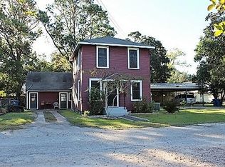 205 Cora St, Edna, TX 77957