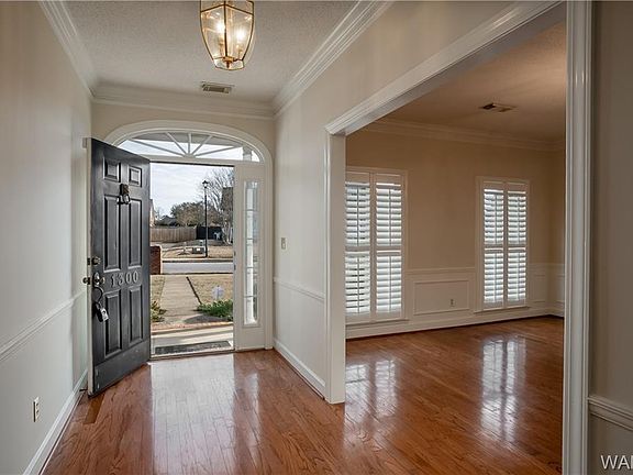 4th image of 1300 Greystone Dr