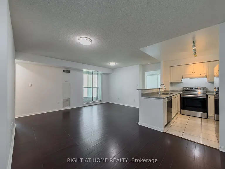 23 Lorraine Dr #1101 — Photo 2