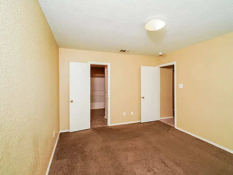 8007 Heights Valley — Photo 8