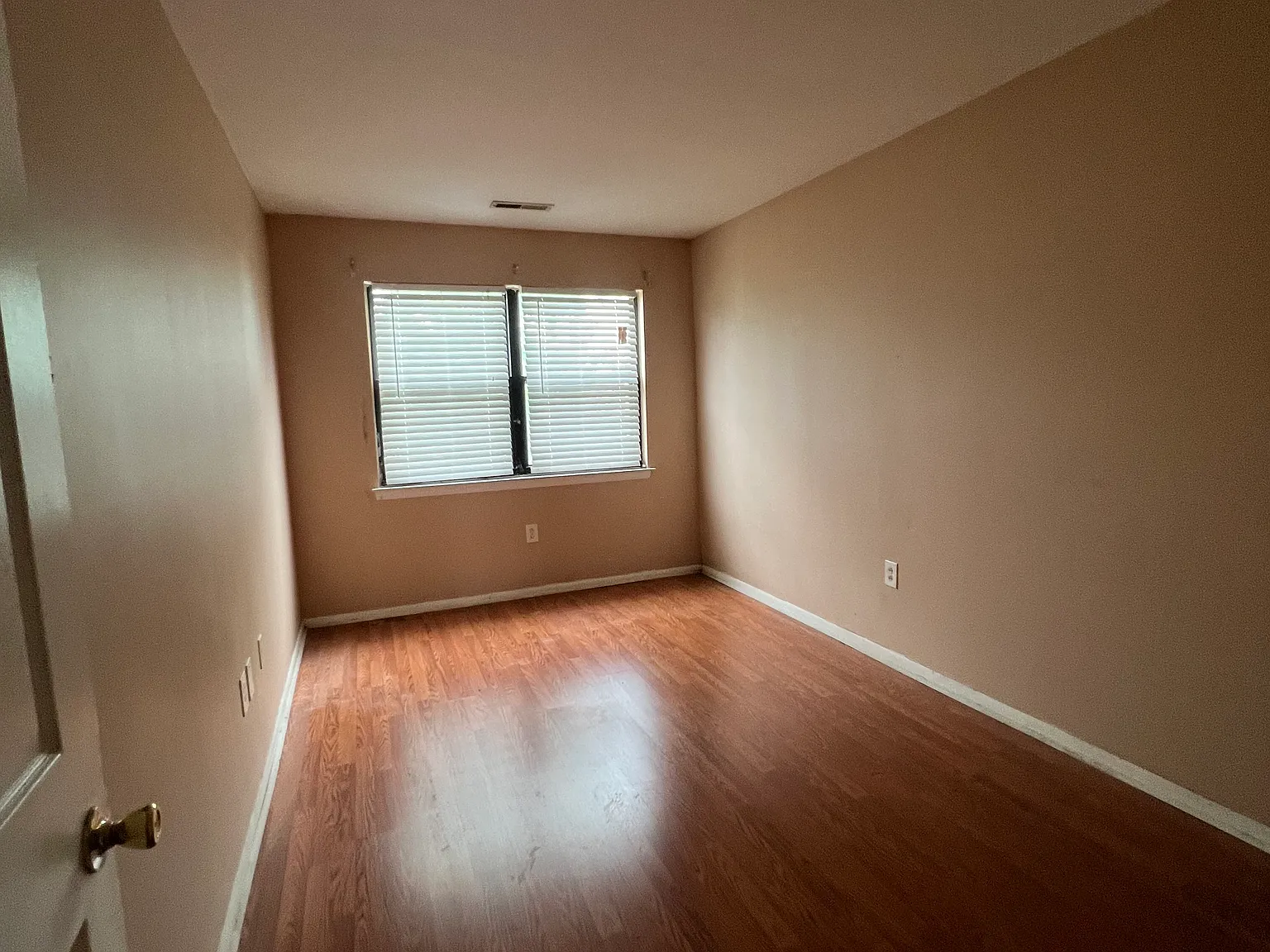2 bed, 800 sqft, $1,250 — Photo 4