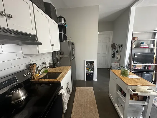 Rented by Fifth & Forever LLC | media 27