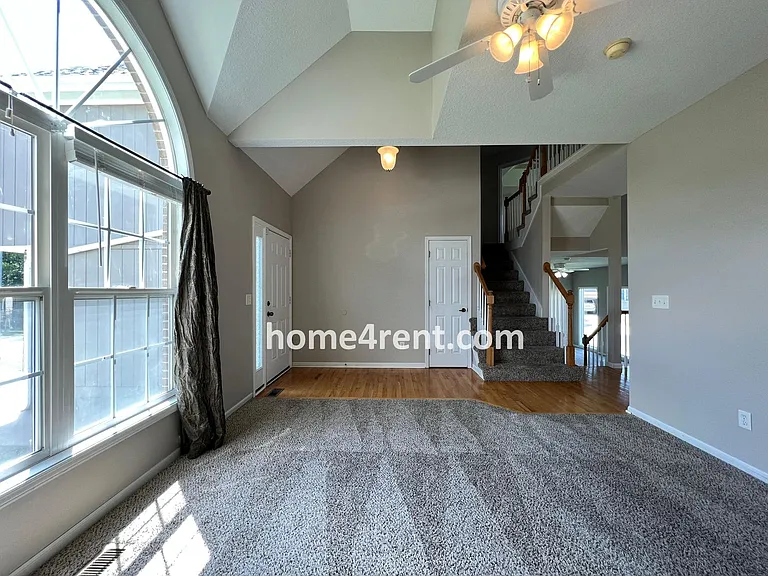 8310 NW 77th Ter — Photo 6