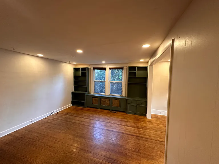 16 Adams St #1R — Photo 6