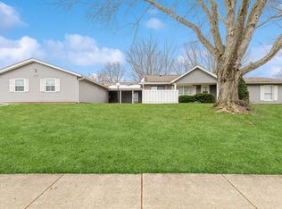 418 Waters Edge Dr APT D, McHenry, IL 60050