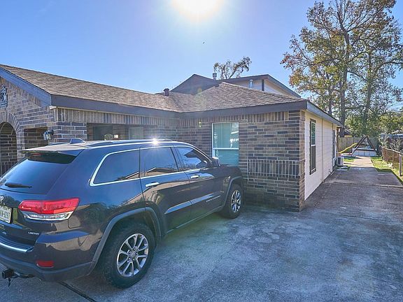 5th image of 9010 Linda Vista Rd