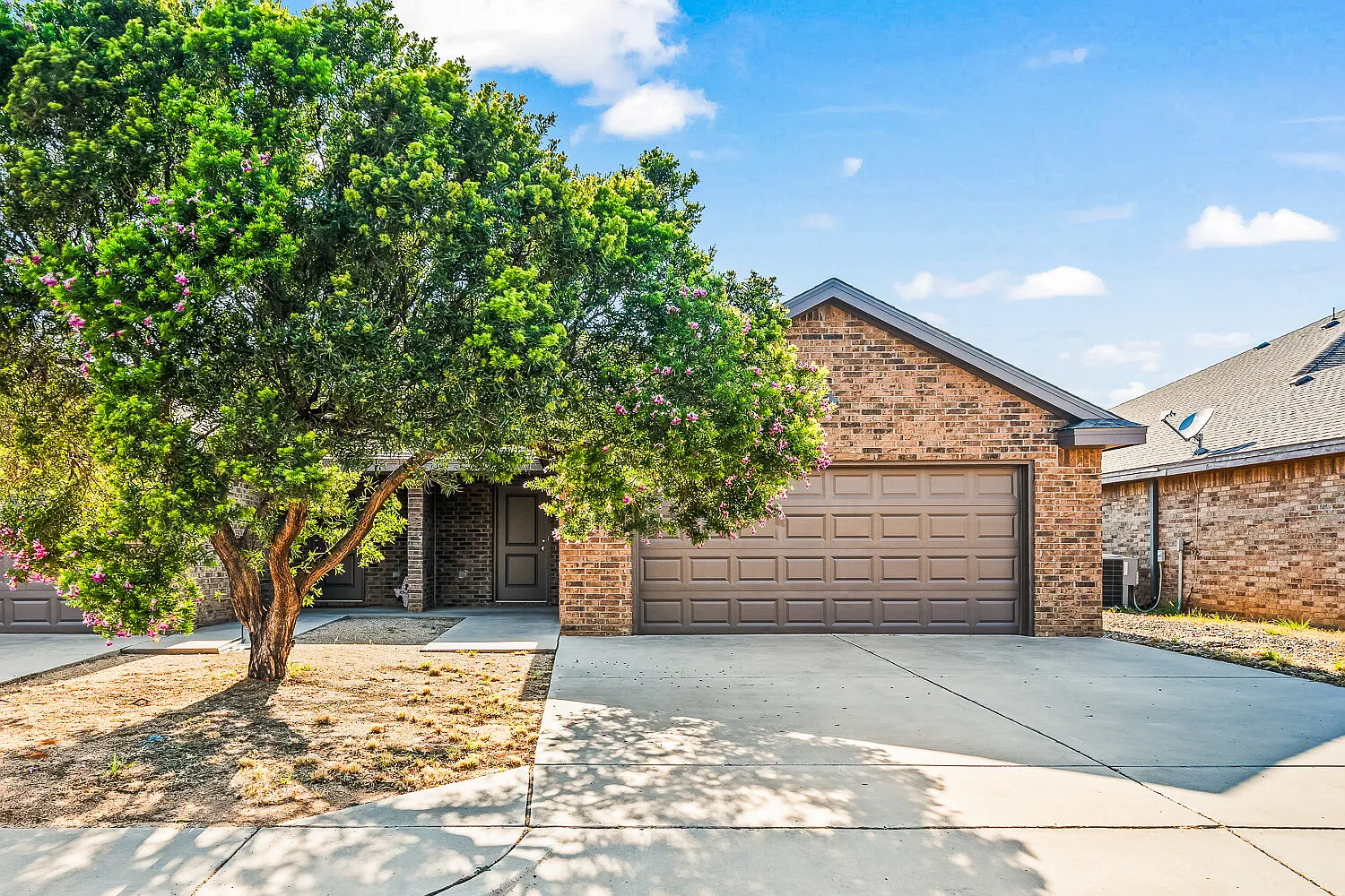 3 bed, 2.0 bath, 1479 sqft, $1,595 — Photo 1