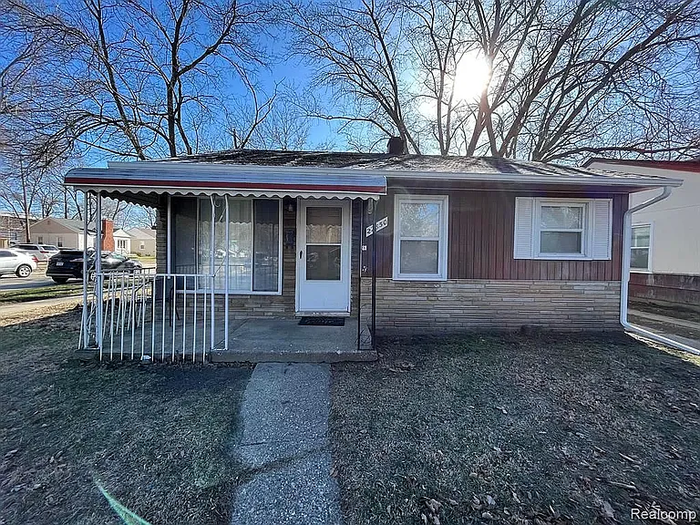 22850 Rosewood Ave — Photo 1