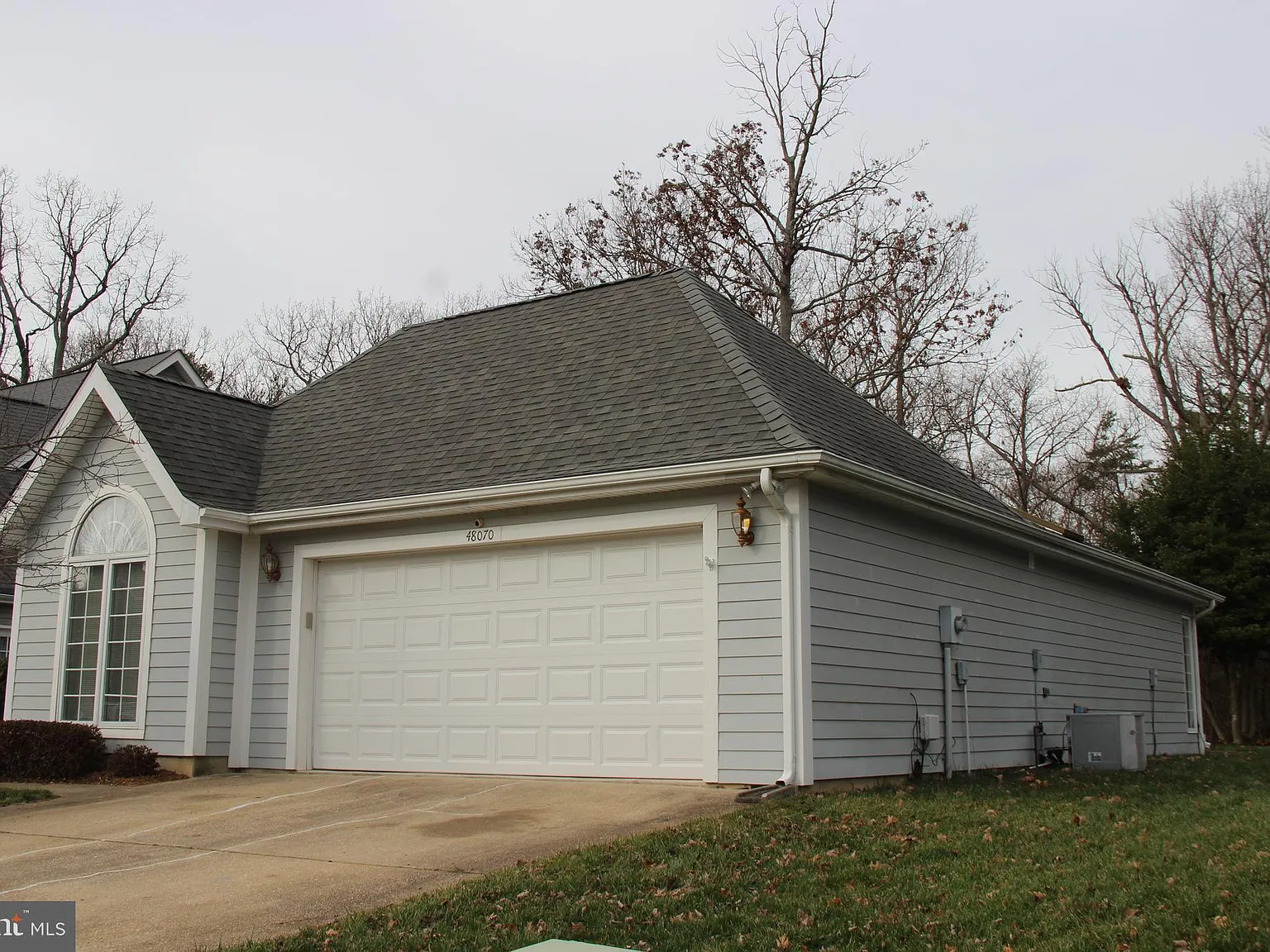 3 bed, 1205 sqft, $2,300 — Photo 3