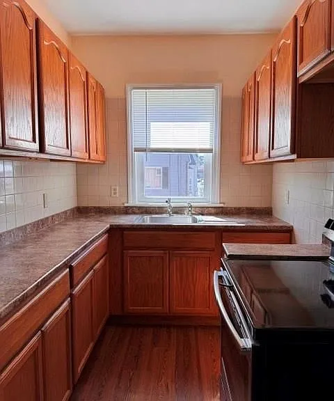 31 Potter St #1 — Photo 4