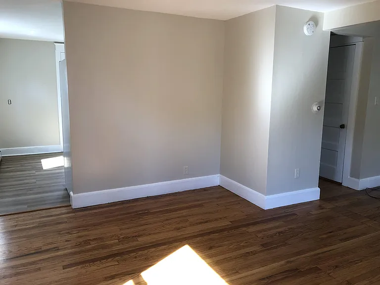 121 Wellington Rd — Photo 5