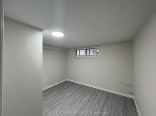 9 Dewlane Dr, Toronto, ON M2R2P7