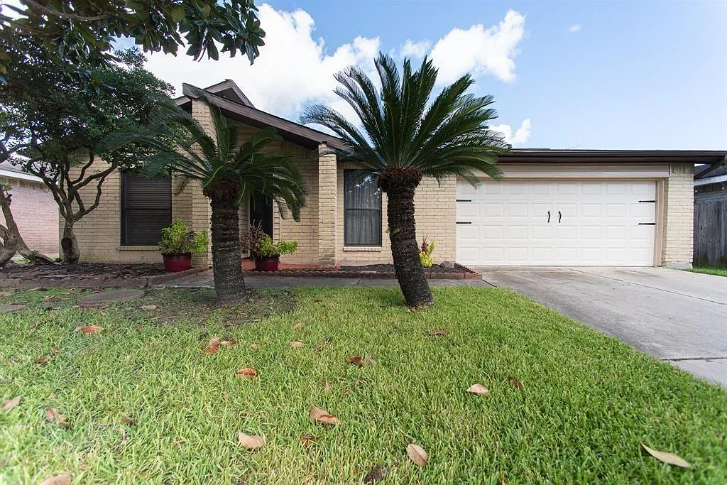 3 bed, 2.0 bath, 1600 sqft, $2,250 — Photo 1