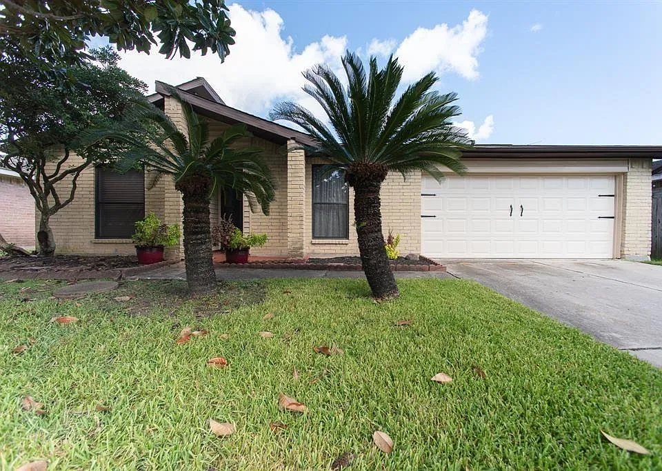 16031 Windom Dr