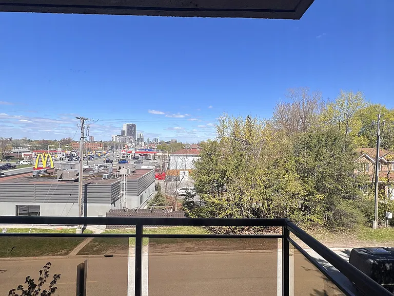 800 Riddell Ave N #303 — Photo 8