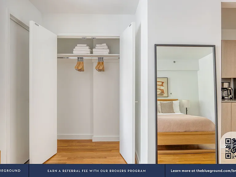 101 W 15th St #521 — Photo 14