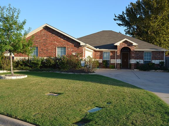 3rd image of 216 Meadowside Dr