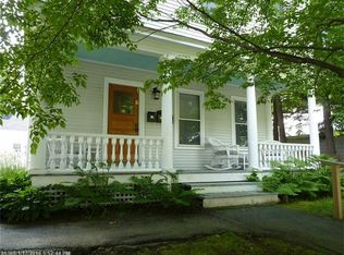 3 Wood St, Camden, ME 04843