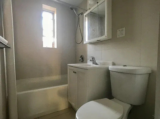 Rented by Bohemia Realty Group | media 16