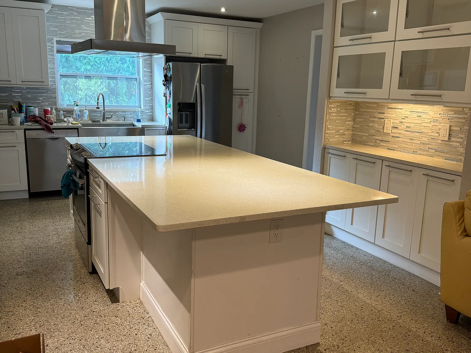 2 bed, 1000 sqft, $1,700 — Photo 2