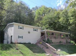 5351 Coal River Rd, Tornado, WV 25202