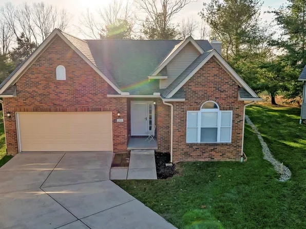 1310 S Hearthstone Ct, Bloomington, IN 47401