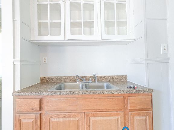 2nd image of 212 Lyman St #3L