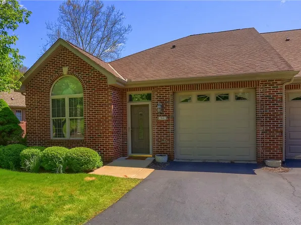 828 Village Dr, Pittsburgh, PA 15237