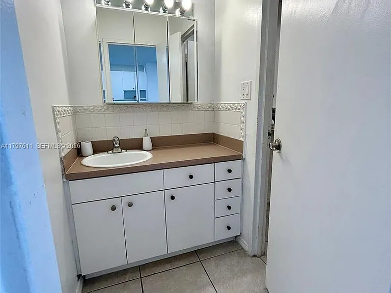 100 Lincoln Rd #1220 — Photo 7