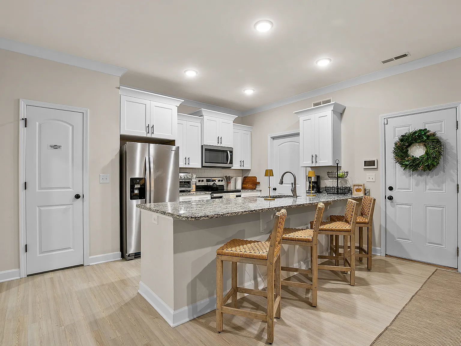 4 bed, 4.5 bath, $6,500 — Photo 3