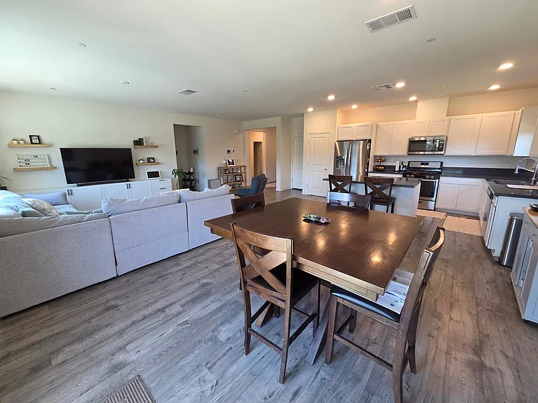 1245 Camelia Dr — Photo 5
