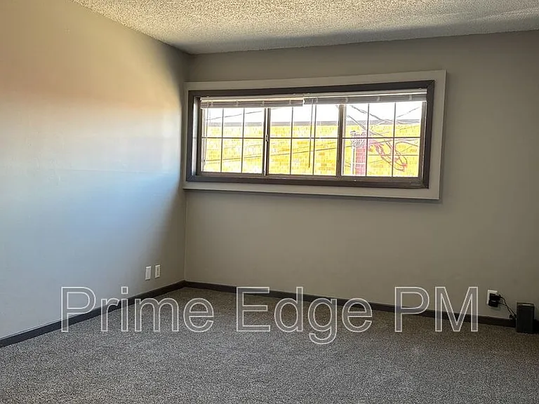 1121 N 28th St #8 — Photo 9