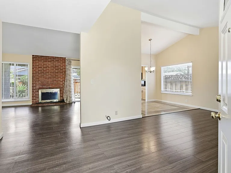 663 Albion Dr — Photo 13