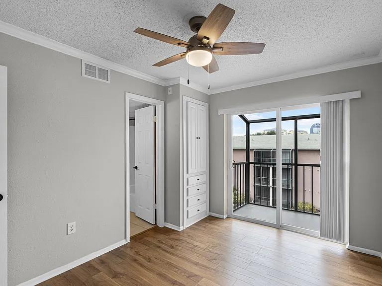 136 Blue Point Way — Photo 1