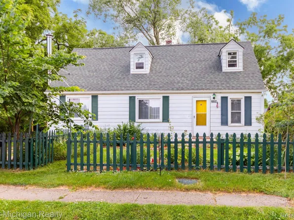 2159 Savoy Ave, Burton, MI 48529