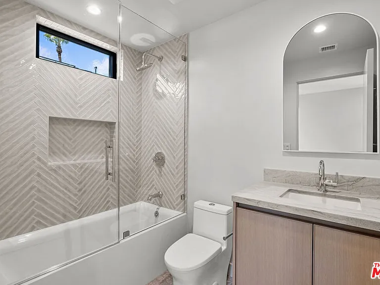 428 Arnaz Dr — Photo 11