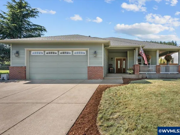 1535 Lakeview Dr, Silverton, OR 97381