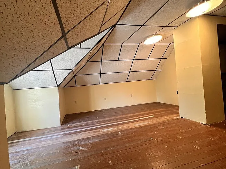 911 2nd Ave NE — Photo 19