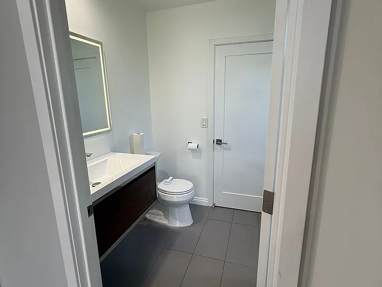 10610 Rhodesia Ave — Photo 37