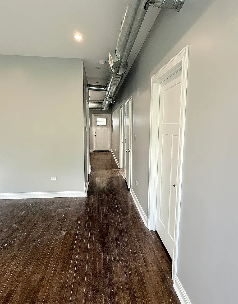 2923 N Wisner Ave — Photo 4
