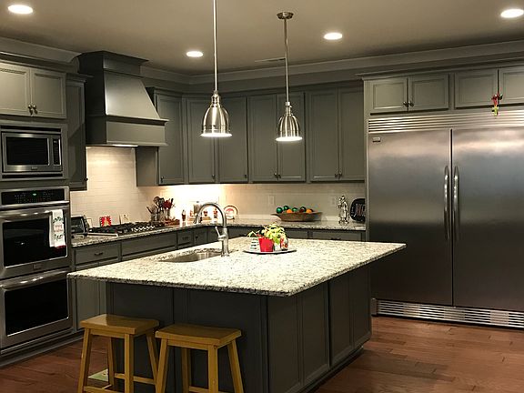 4th image of 912 Hornsby Dr
